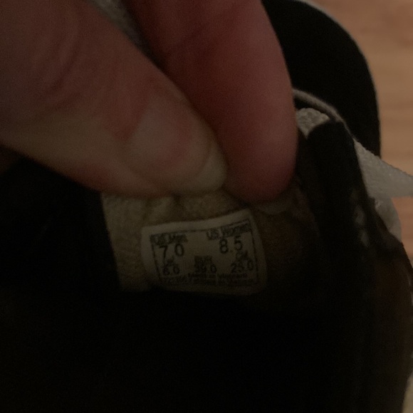 Vans Black & White Lace-up Shoes -M 7 / W 8.5 - Picture 4 of 9